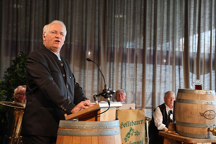 Aviator Anstich 2024 und Derblecken am Flughafen mit Wolfgang Krebs als Edmund Stoiber (©Foto: Martin Schmitz)